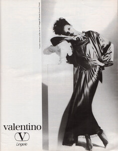 ValentinoLingerieAdGraziaIT091083no2224b.thumb.jpg.f2575e0c5da83e55000557fd868817c2.jpg