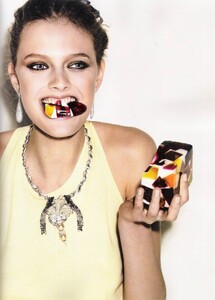 Vogue-Brasil-Agosto2011-Constance-Jablonski-06.thumb.jpg.0571257c937638e9a1ece80b5bd211f3.jpg