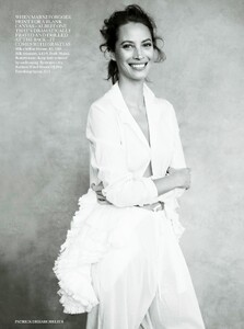 fashion_scans_remastered-christy_turlington-vogue_uk-april_2014-scanned_by_vampirehorde-hq-4.thumb.jpg.3dcaec9b8b856445a77bf40476478fce.jpg