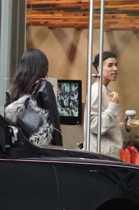 kylie-jenner-at-h.-lorenzo-in-west-hollywood-11-30-2022-4.jpg