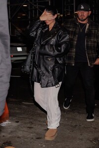 kylie-jenner-wears-an-oversized-black-leather-jacket-and-uggs-nyc-11-06-2022-0.jpg