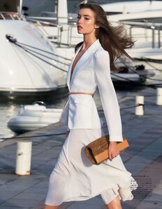 vogue-japan-06-2014_grace-hatzel_(6).thumb.jpg.fa8af91ea4bdcc5f3527b3c5662b0479.jpg