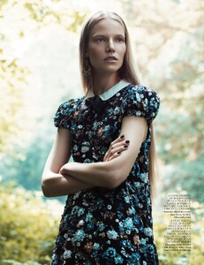 vogue-uk-november-2013_suvi_(8).thumb.jpg.c2d8056a0a76a4ab57a22c840d4377bf.jpg