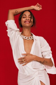 zoe-saldana-wwd-magazine-weekend-november-2022-7.jpg