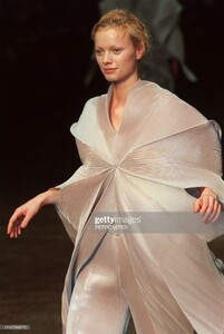 knuppe f99isseyM.jpg