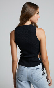 Giselli_Knit_Ruched_Side_Tank_Top_in_Black_8.thumb.jpg.d17f3d7a8393c7e5968c160eb844cfd4.jpg