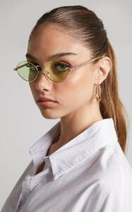 Jilyan_Retro_Oval_Sunglasses_in_Lime_10.jpg