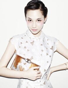 Saki-Asamiya-by-Matt-Irwin-Short-But-Sweet-Vogue-Japan-May-2013-8.thumb.jpg.db4aa266a645d40bebd5e84b766b9888.jpg