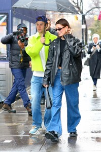 hailey-and-justin-bieber-leaves-sadelle-s-ny-in-new-york-01-23-2023-2.jpg