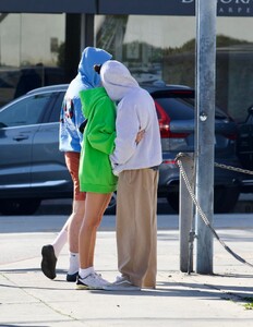 hailey-and-justin-bieber-out-and-about-in-west-hollywood-01-19-2023-0.jpg