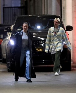 hailey-and-justin-bieber-out-for-dinner-at-wally-s-in-beverly-hills-01-08-2023-0.jpg