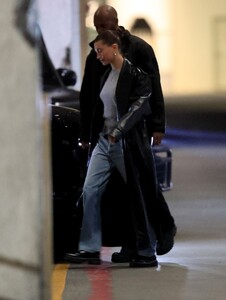 hailey-and-justin-bieber-out-for-dinner-at-wally-s-in-beverly-hills-01-08-2023-4.jpg