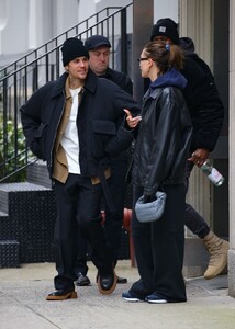 hailey-and-justin-bieber-out-in-new-york-01-25-2023-0.jpg