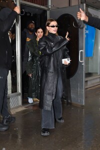 hailey-biebr-arrives-at-electric-lady-studio-in-new-york-01-25-2023-3.jpg