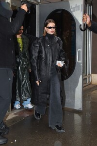 hailey-biebr-arrives-at-electric-lady-studio-in-new-york-01-25-2023-5.jpg