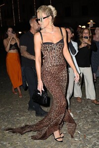khloe-kardashian-night-out-in-portofino-05-20-2022-0.jpg