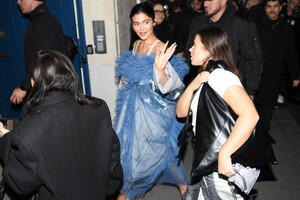 kylie-jenner-arrives-at-maison-margiela-fashion-show-in-paris-01-22-2023-0.jpg