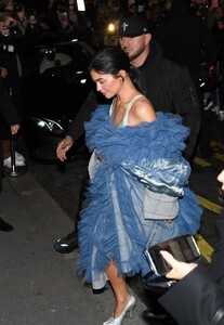 kylie-jenner-arrives-at-maison-margiela-fashion-show-in-paris-01-22-2023-4.jpg
