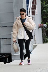 lucy-hale-stopping-for-her-protein-shake-at-erewhon-in-los-angeles-01-13-2023-0.jpg
