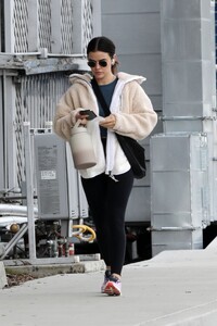 lucy-hale-stopping-for-her-protein-shake-at-erewhon-in-los-angeles-01-13-2023-3.jpg