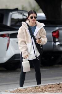 lucy-hale-stopping-for-her-protein-shake-at-erewhon-in-los-angeles-01-13-2023-5.jpg