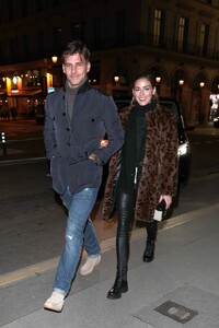 olivia-palermo-night-out-style-paris-10-02-2022-0.jpg
