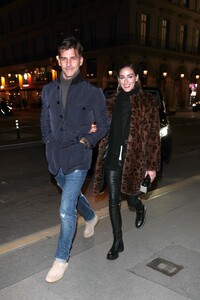 olivia-palermo-night-out-style-paris-10-02-2022-2.jpg