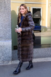 olivia-palermo-out-in-milan-02-23-2022-2.jpg