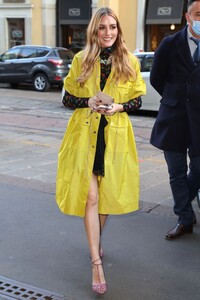 olivia-palermo-out-in-milan-02-23-2022-3.jpg