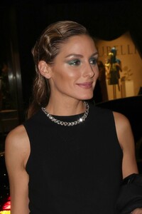 olivia-palermo-out-in-milan-09-22-2022-2.jpg