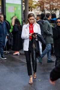 olivia-palermo-out-in-paris-10-02-2022-1.jpg
