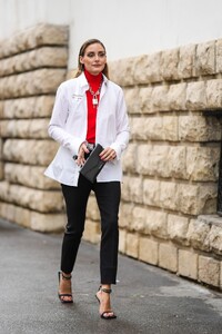 olivia-palermo-out-in-paris-10-02-2022-3.jpg