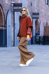 olivia-palermo-photo-shoot-in-new-york-01-16-2023-3.jpg
