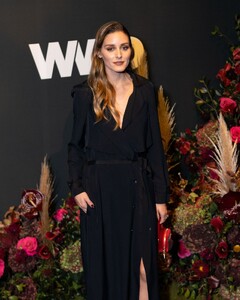 olivia-palermo-wwd-2022-honors-awards-in-new-york-1.jpg