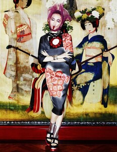saki-asamiya-by-matt-irwin-for-vogue-japan-april-2013-3.thumb.jpg.5a4686b01866d7fbc2d59bb78e71c4d9.jpg