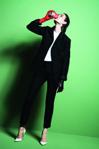 sam-rollinson-by-katja-rahlwes-for-032c-magazine-winter-2014-2015-3.thumb.jpg.29cfb9f87c2af954d8258132aeb9a923.jpg