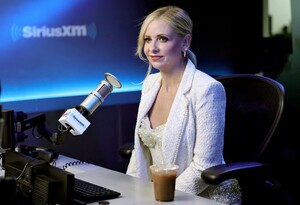 sarah-michelle-gellar-at-siriusxm-studios-in-new-york-01-23-2023-3.jpg