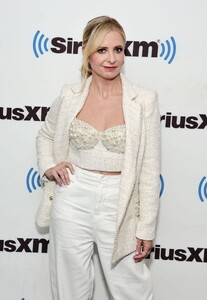 sarah-michelle-gellar-at-siriusxm-studios-in-new-york-01-23-2023-6.jpg