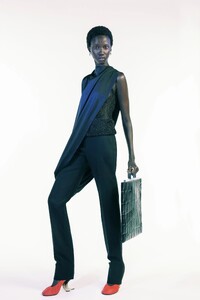00001-GIVENCHY-SS21-RTW.thumb.jpg.e8b316a24748d816fae92c5ef2406097.jpg