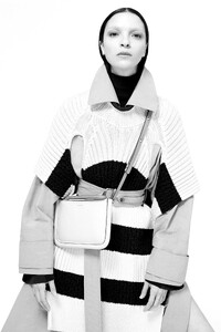 00006-Moncler-2-1952-RTW-Spring-21.thumb.jpg.1176b53b4d532b50a9b46dc8ac2011c7.jpg