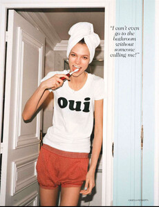1167930395_VogueUK2012-05-164.thumb.jpg.a259a8275298561a014067437e2d4a4a.jpg