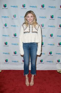1462467787338_chloe_moretz_on_the_set_of_despierta_america_01.jpg