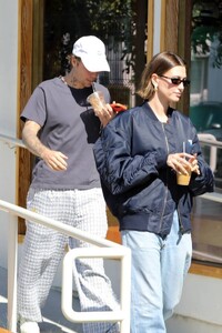 Hailey-Bieber---Leaving-République-after-lunch-in-West-Hollywood-04.jpg
