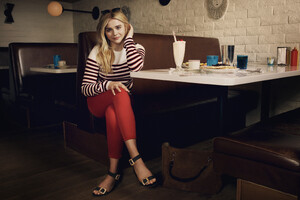 1523021767748_chloe_moretz_jimmy_choo_photoshoot_7.jpg
