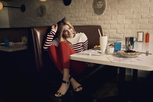 1523021806834_chloe_moretz_jimmy_choo_photoshoot_12.jpg