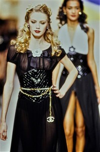 170-chanel-spring-1995-ready-to-wear-CN10053212.jpg