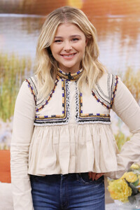 20160505_chloe_moretz_live_on_despierta_america_281229.jpg