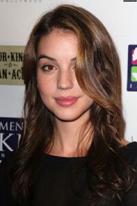 Adelaide_Kane_002.jpg