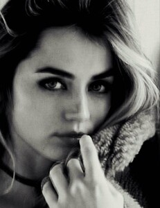 Ana_de_Armas_369.jpg