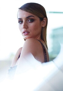 Ana_de_Armas_397.jpg